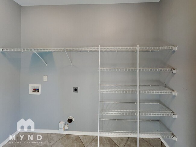 Building Photo - 918 Willow Wind Dr