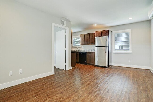 Building Photo - 3611 Murworth Dr