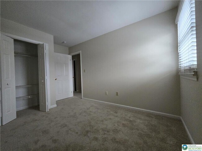 Building Photo - 1223 N Albright Ave