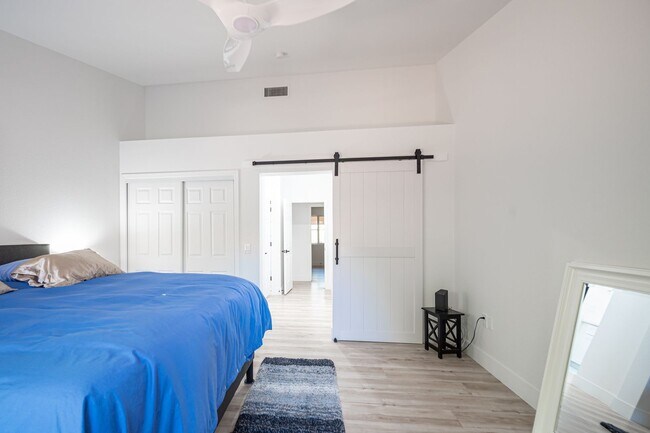 Building Photo - Sun CIty Summerlin 55+, Highly Upgraded, S...