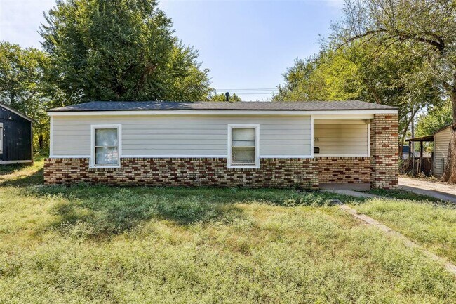 Primary Photo - 1006 SE 51st St
