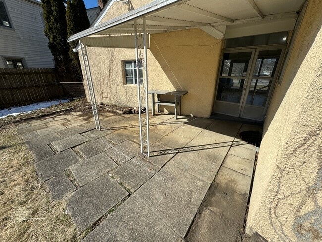 Building Photo - 2770 Tremont Rd