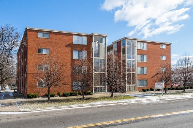 Building Photo - Morang Avenue Apartments