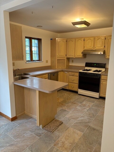 Building Photo - 945 1/2 Broglie Dr