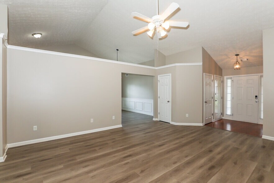 Building Photo - 1101 Marsh Ct