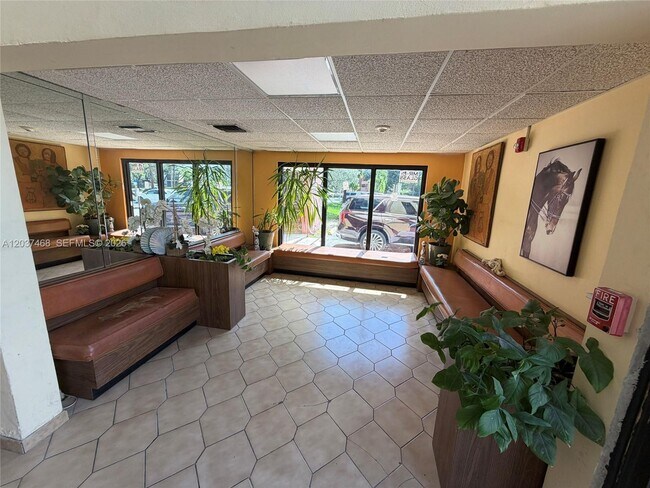 Building Photo - 8775 Park Blvd