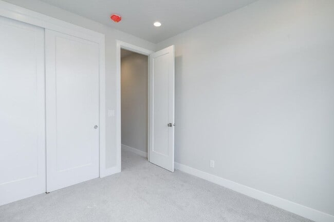 Building Photo - Beautiful New 3 Bedroom Home in Brio