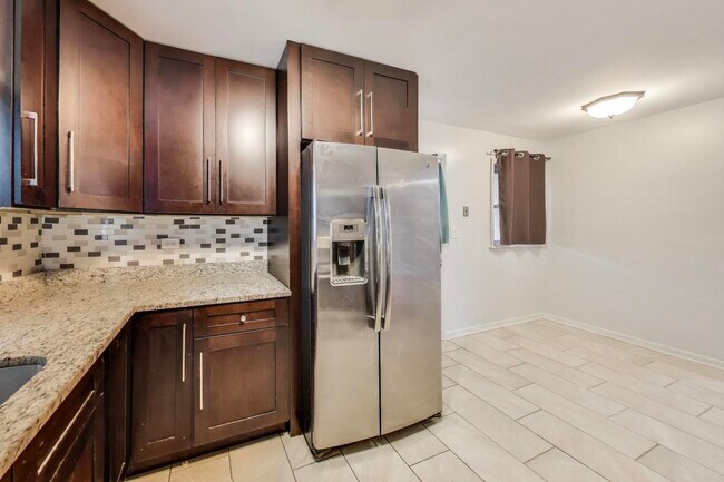 Building Photo - 4257 Oakton St