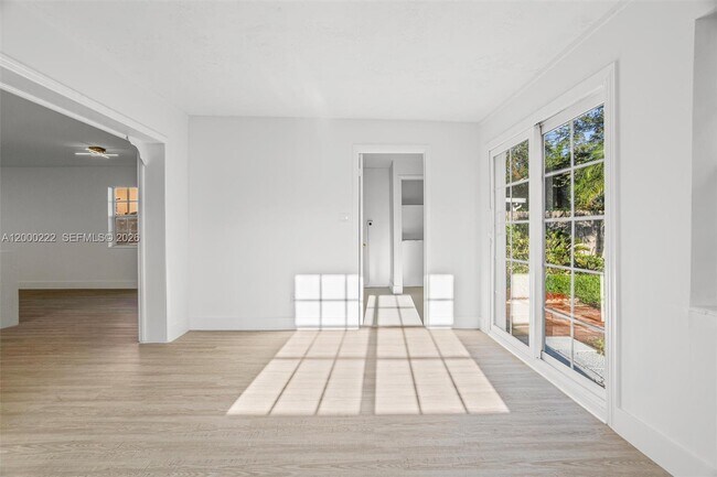 Building Photo - 6825 SW 12th St