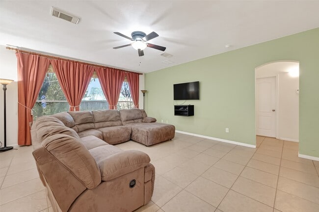 Building Photo - 3815 Pine Forest Green Blvd