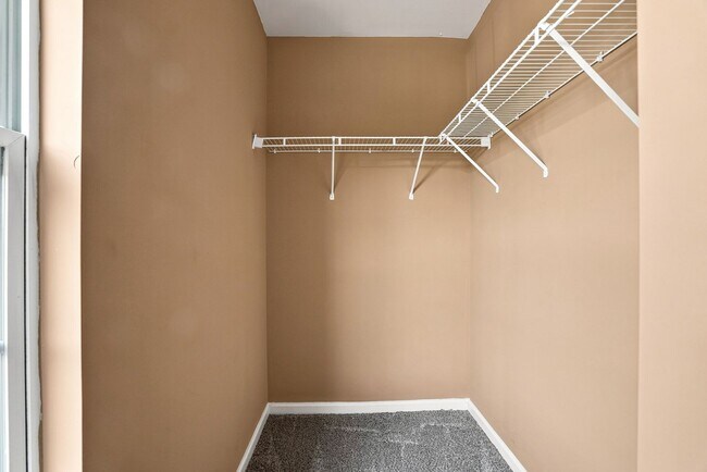 Building Photo - 926 Oakshire Cir