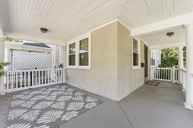 Building Photo - Available Now – Move-In Ready Paoli Gem With Updated Finishes, Loft Space & Parking
