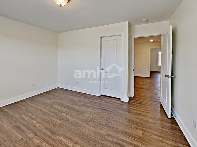 Building Photo - 5205 Lake Maxwell Dr