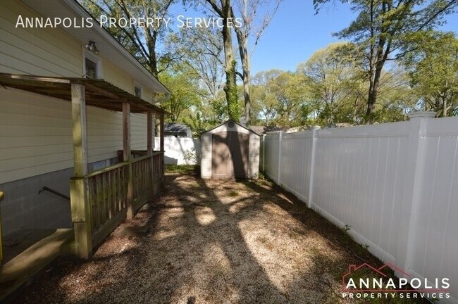 Building Photo - 556 Arundel Dr