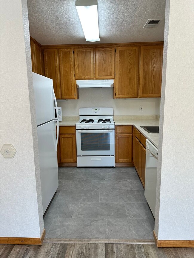 Building Photo - 1 Bedroom, 1 Bath Duplex – Sunny McKinleyville