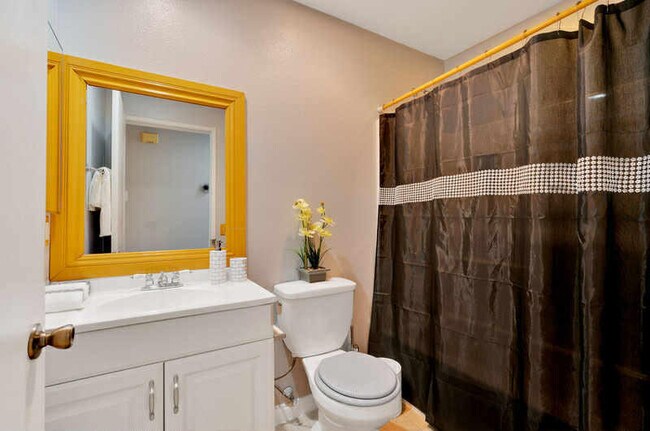 Building Photo - 83939 Carolina Ct