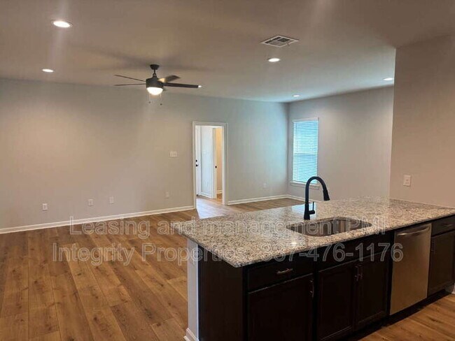 Building Photo - 213 Tatum Ln