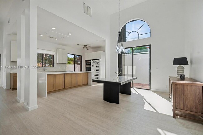 Building Photo - 6438 Via Rosa