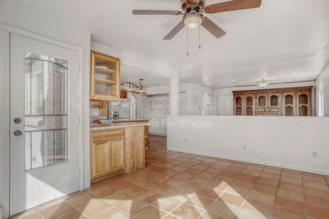 Building Photo - 990 Beech St