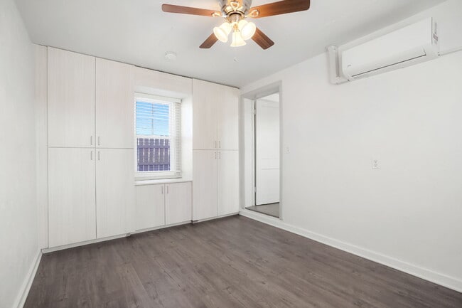 Building Photo - Updated 1 bed with flex space and yard