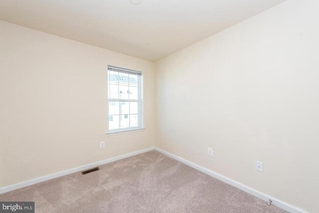 Building Photo - 7035 Southmoor St