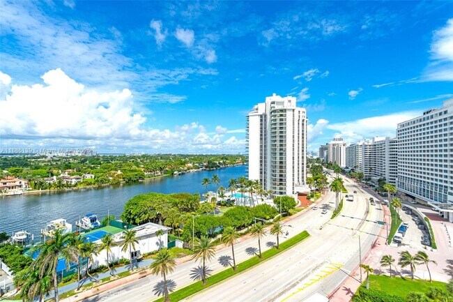 Building Photo - 5401 Collins Ave