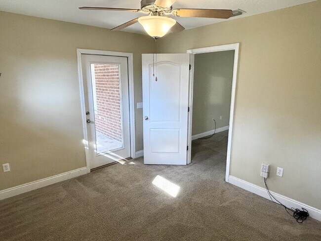 Building Photo - "Charming 4-Bed home in Navarre!"