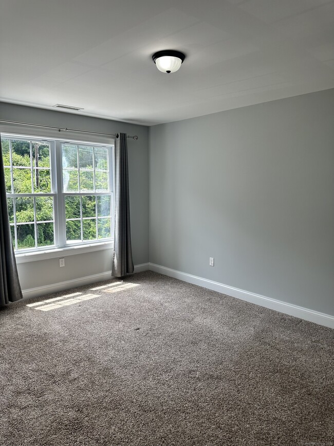 Building Photo - 2A Knollwood Dr