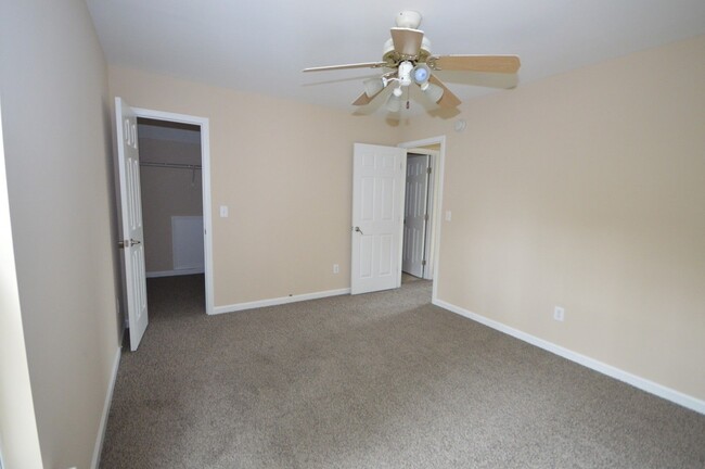 Building Photo - 301 Indian Branch Dr
