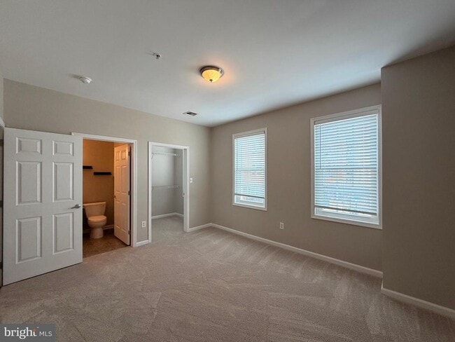 Building Photo - 134 Bridge St