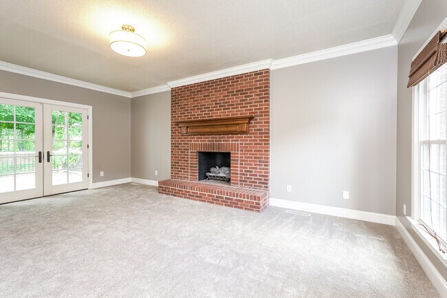 Building Photo - 213 Worthland Ct