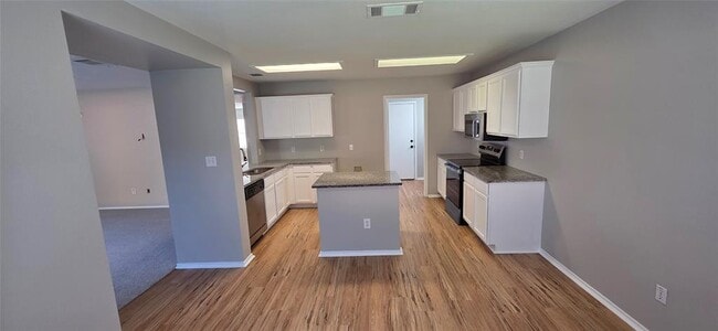 Building Photo - 3037 Bradford Park Dr