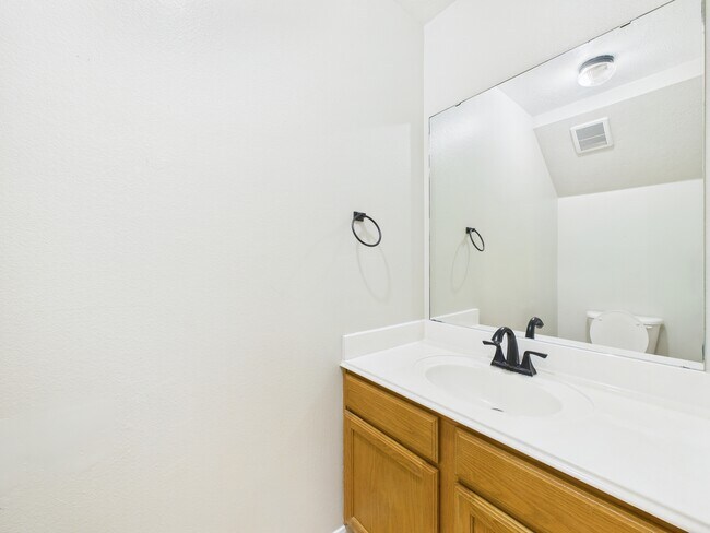 Building Photo - 1812 W Villa Maria Rd