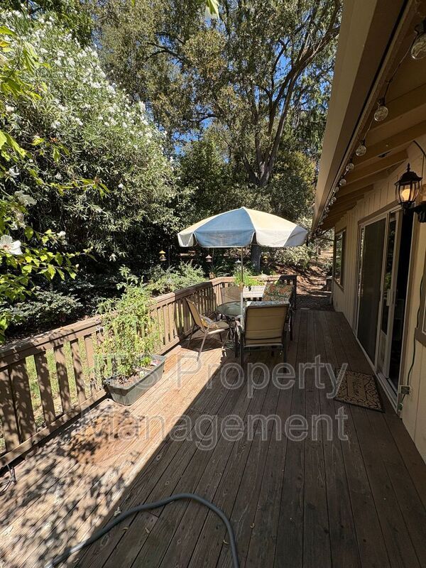 Building Photo - 6913 Navarro Ct