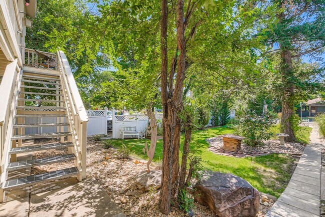 Building Photo - Cozy 2 bed/1 bath in Central Boulder with ...