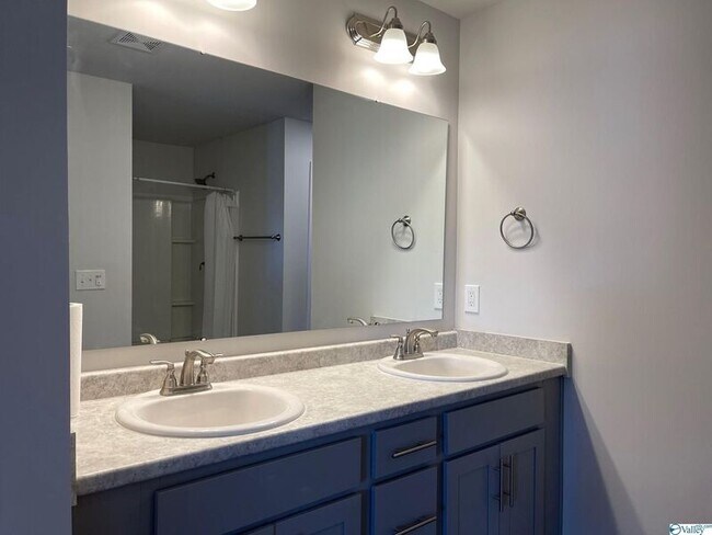 Building Photo - 197 Abercorn Dr