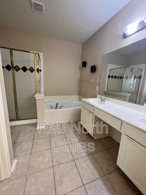 Building Photo - 5812 White Pine Dr