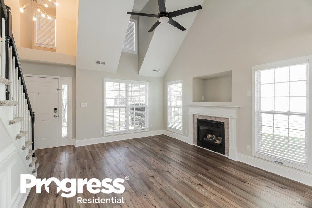 Building Photo - 1412 Williamsburg Ln