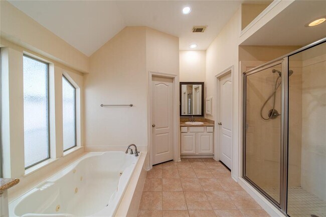 Building Photo - 28210 Cross Creek Springs Ln