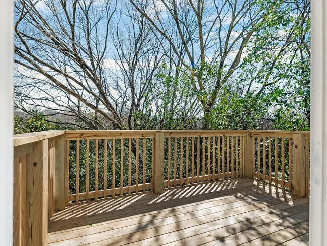 Building Photo - Custom 3 story home in the heart of Belmont/Optimist Park!