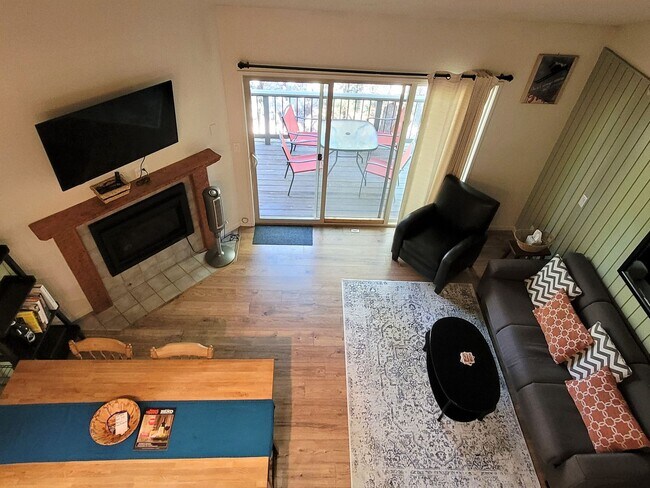 Building Photo - Mt. Bachelor Village Condo #207