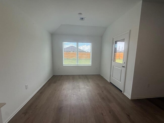 Building Photo - 16213 Maroon Dr