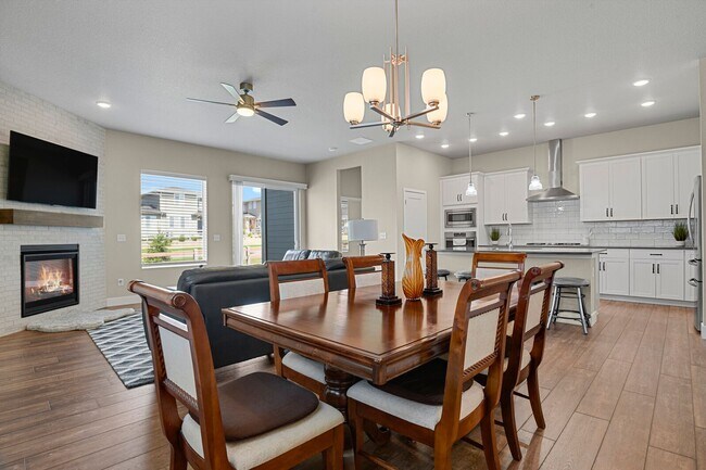 Building Photo - Single Family w/ Elegance