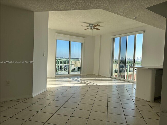 Building Photo - 3500 Coral Wy