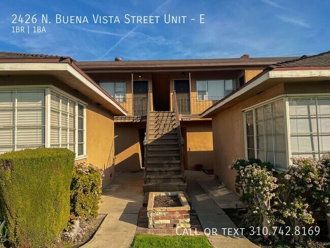 Building Photo - 2426 N Buena Vista St