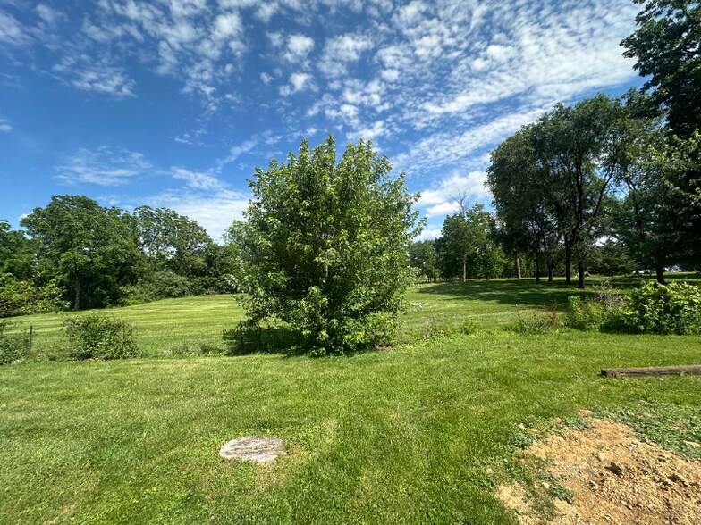 Building Photo - 5388 Chapmans Rd