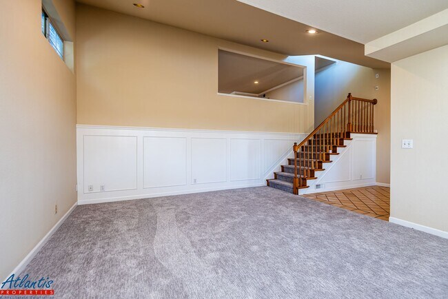 Building Photo - Beautiful Home | Desirable Location