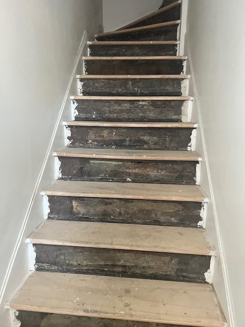 Building Photo - 6440 S Vernon Ave