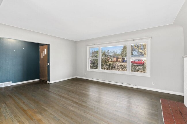 Building Photo - 1306 23rd Ave Ct
