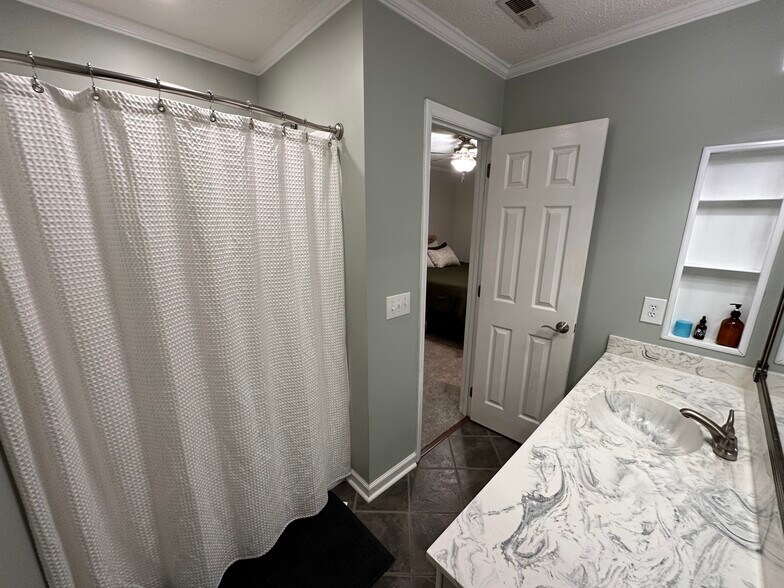 Building Photo - 1350 Maple Shade Lane